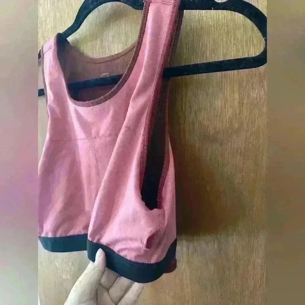GapFit Ribbed Blackout Knot Front Cropped Shelf Bra Top in Burnt Russet Sz L - Picture 5 of 6